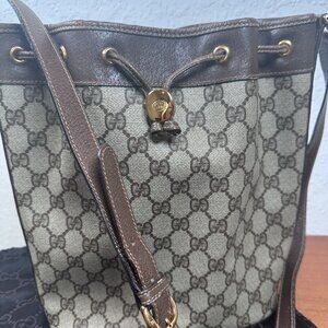 Auth Gucci GG Supreme PVC x Leather Beige Drawstring Shoulder Bag